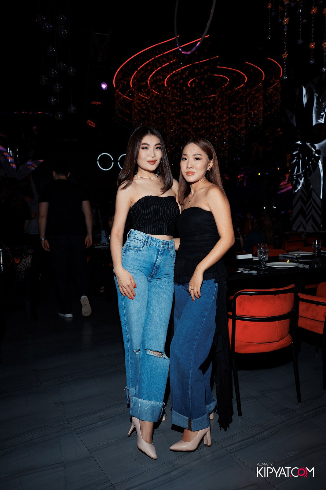 FRIENDS BAR & TERRACE. КИПЯТКОМ АЛМАТЫ!