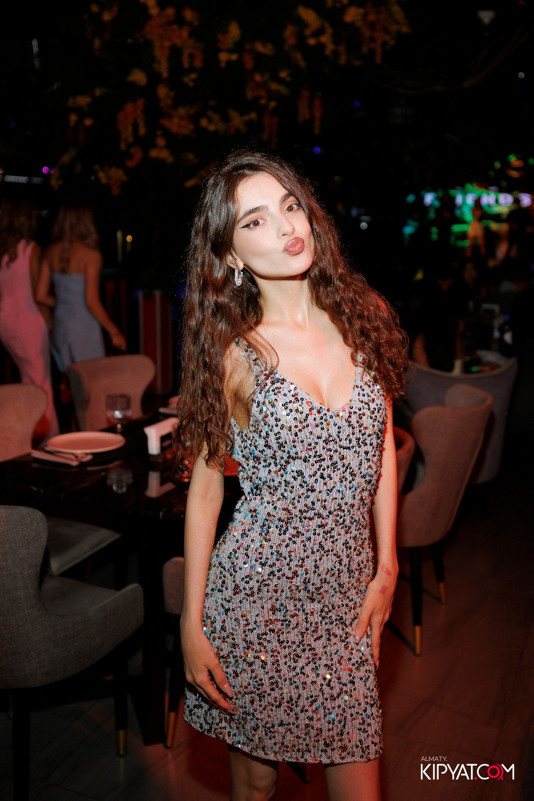 FRIENDS BAR & TERRACE. КИПЯТКОМ АЛМАТЫ! Фотосъемка мероприятий в Алматы