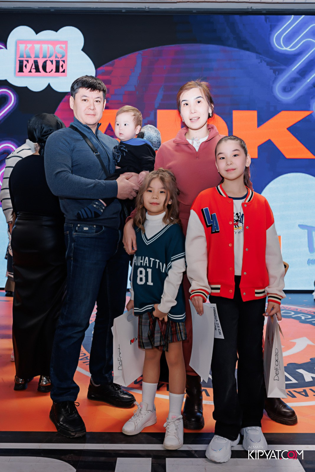 ДЕТСКИЙ МОДНЫЙ ПОКАЗ ОТ МОДЕЛЬНОГО АГЕНТСТВА «KIDSFACE». КИПЯТКОМ АЛМАТЫ!