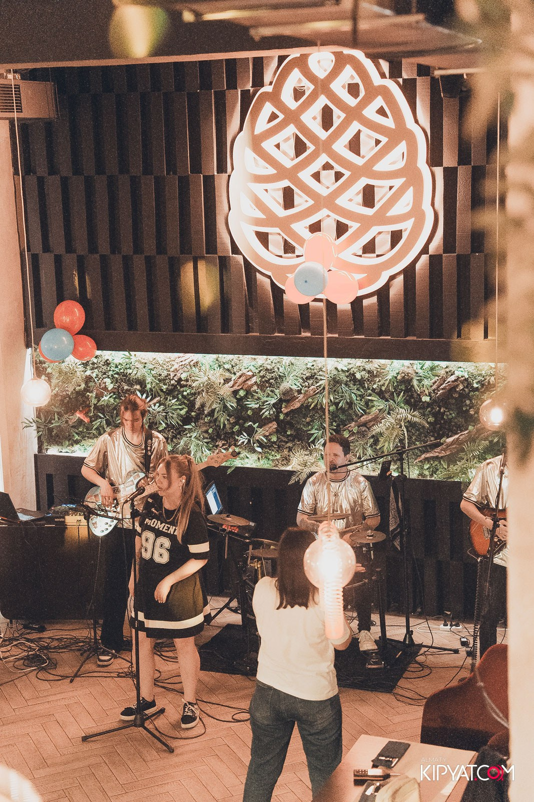 ВЕЧЕРИНКА 2000-Х ШИШКА PREMIUM. КИПЯТКОМ АЛМАТЫ!