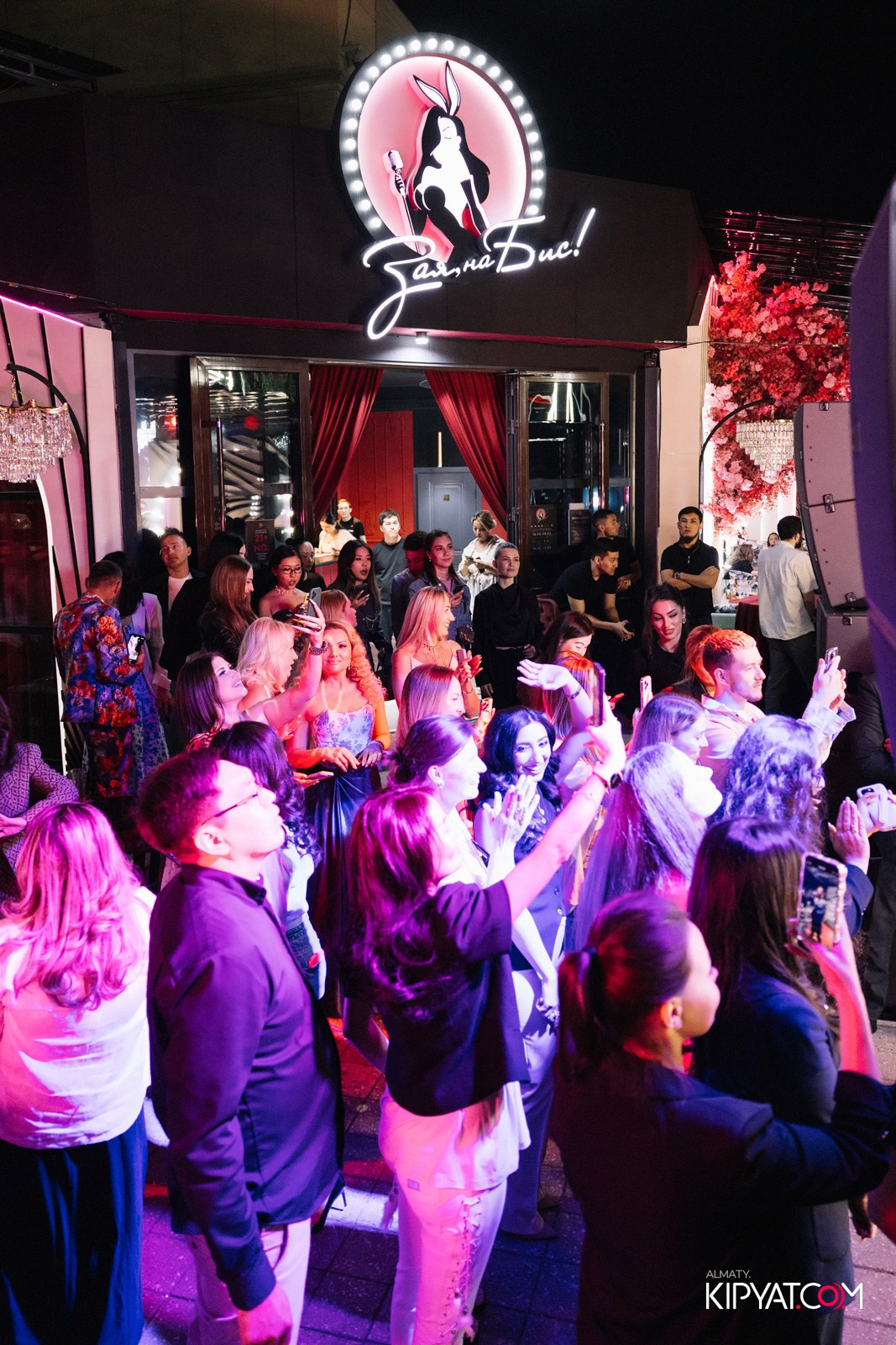 НОДАР РЕВИЯ В «ЗАЯ, НА БИС». КИПЯТКОМ АЛМАТЫ!