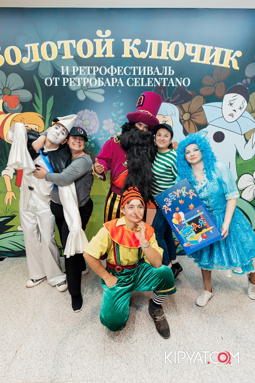 ЗОЛОТОЙ КЛЮЧИК И РЕТРОФЕСТИВАЛЬ ОТ РЕСТОБАРА CELENTANO. КИПЯТКОМ АЛМАТЫ!