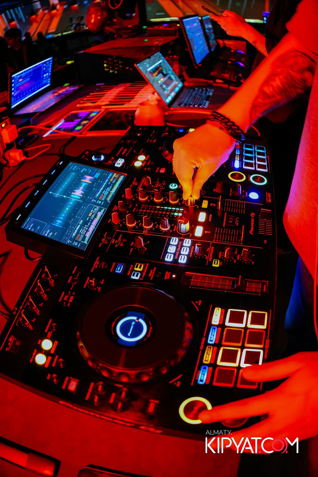 EVENT BAR. КИПЯТКОМ АЛМАТЫ!