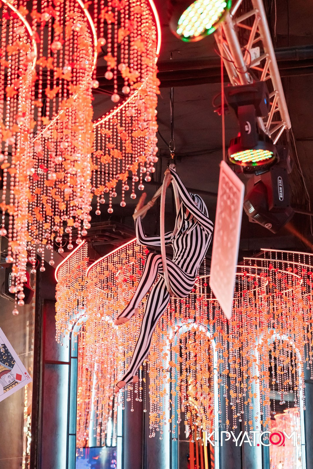 FRIENDS BAR & TERRACE. КИПЯТКОМ АЛМАТЫ!