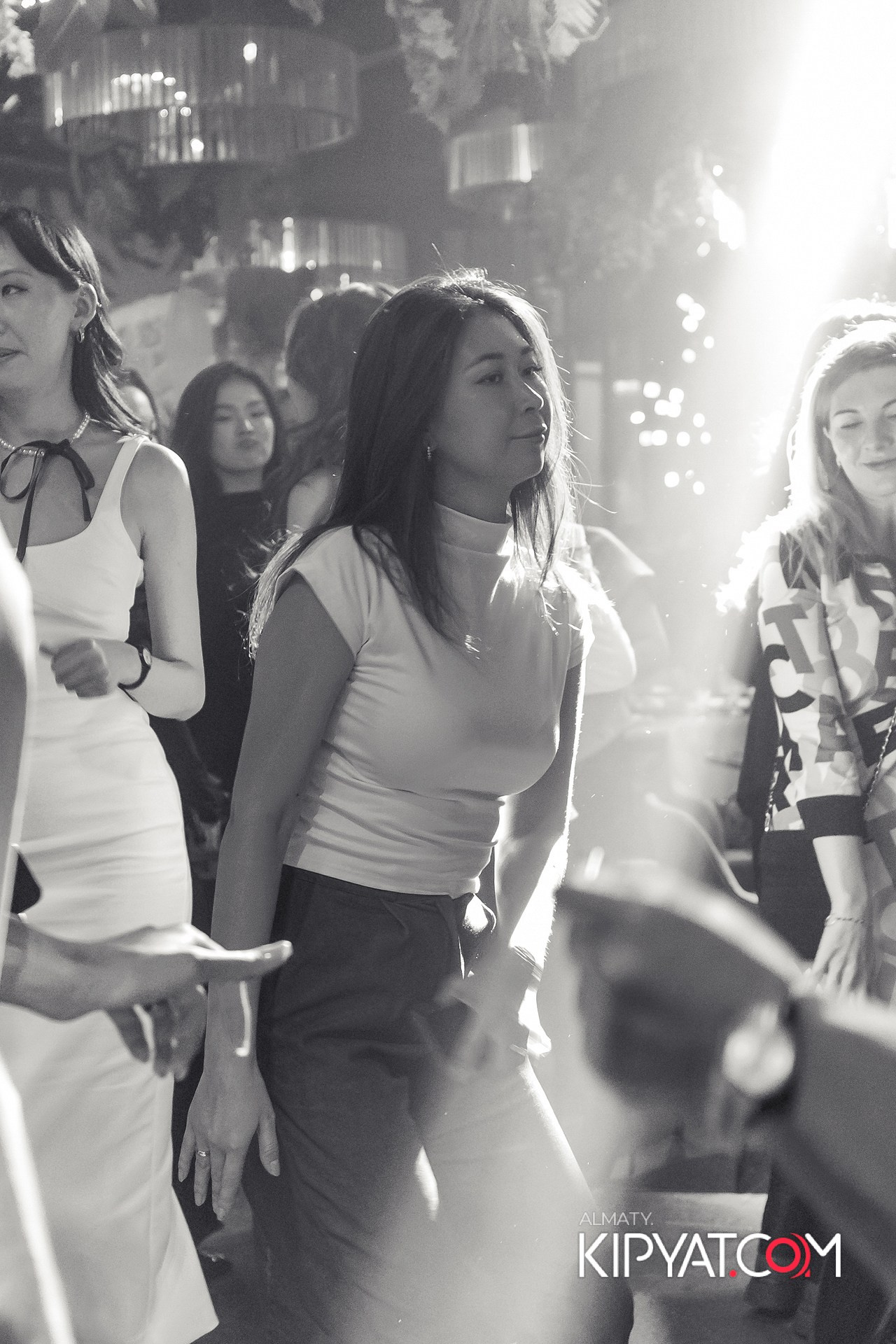 FRIENDS TERRACE & BAR. КИПЯТКОМ АЛМАТЫ! Фотосъемка мероприятий в Алматы