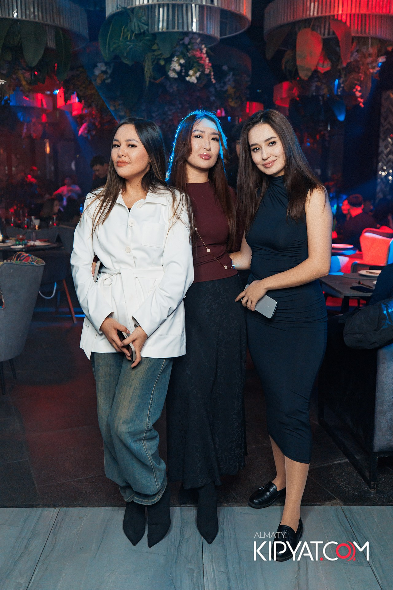 FRIENDS BAR & TERRACE. КИПЯТКОМ АЛМАТЫ!