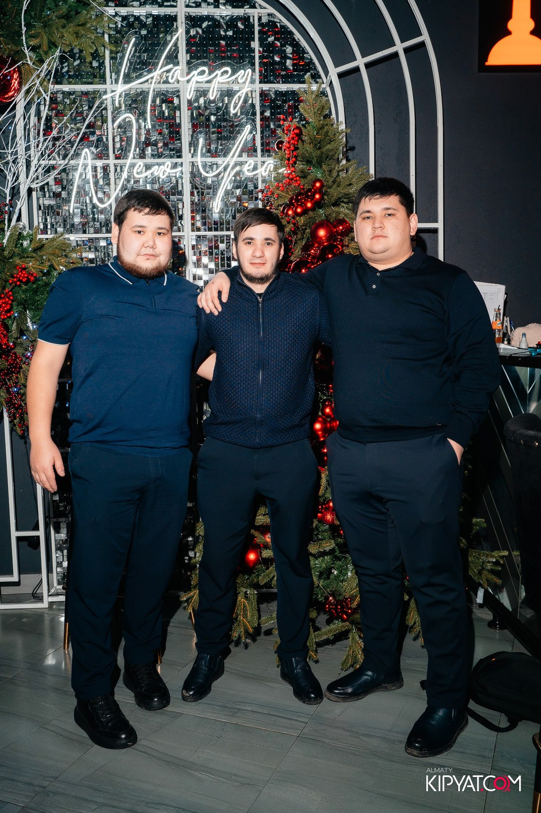 FRIENDS BAR & TERRACE. КИПЯТКОМ АЛМАТЫ!