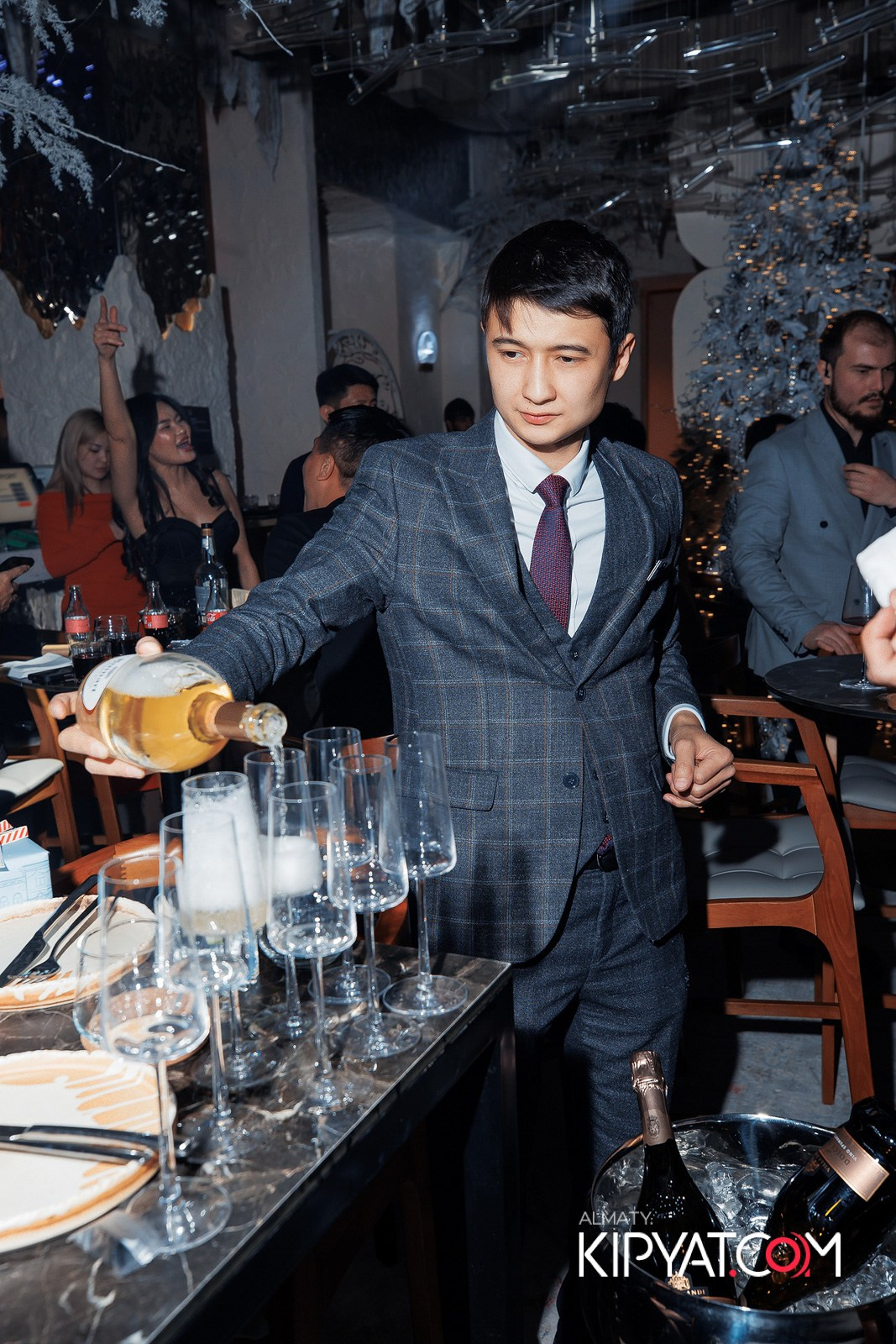 EDEN BAR & RESTAURANT. КИПЯТКОМ АЛМАТЫ!