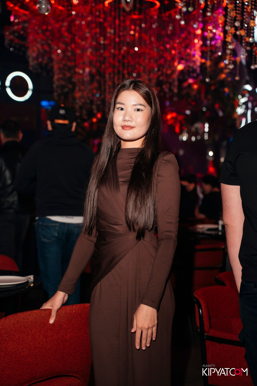 FRIENDS BAR & TERRACE. КИПЯТКОМ АЛМАТЫ!