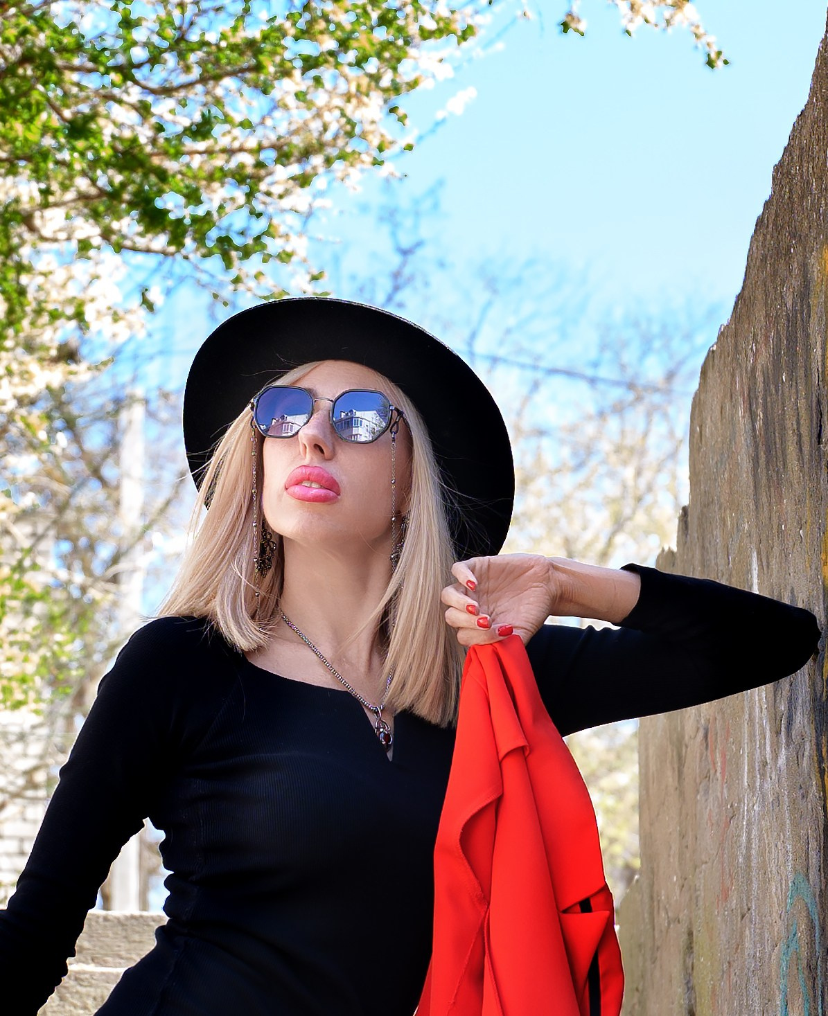 Надежда — стрит фото. Сайт фотограф в Керчи Кислый Юрий