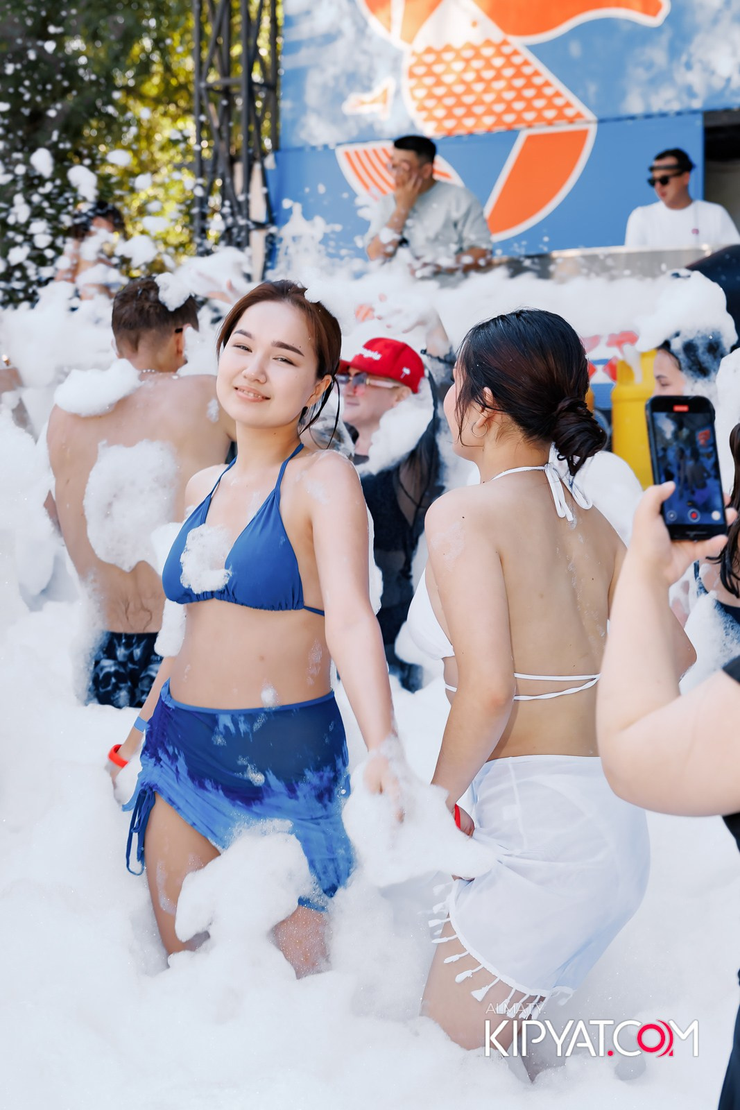 ПЕННАЯ ВЕЧЕРИНКА/ДЫМОВОЕ ШОУ/БАССЕЙН DELIGHT POOL. КИПЯТКОМ АЛМАТЫ!