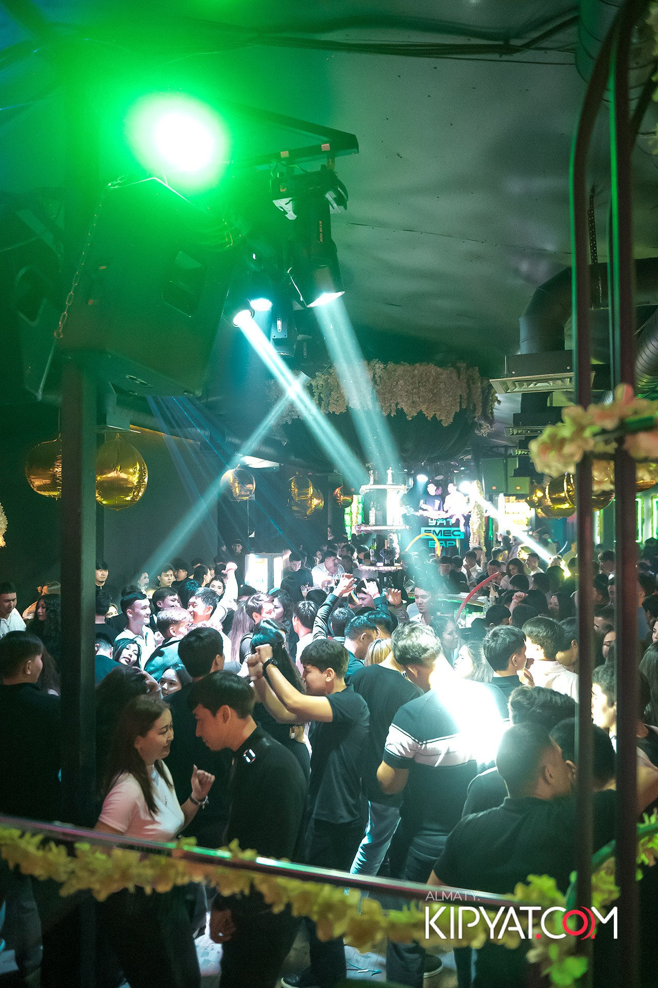 UYAT EMES BAR. КИПЯТКОМ АЛМАТЫ!