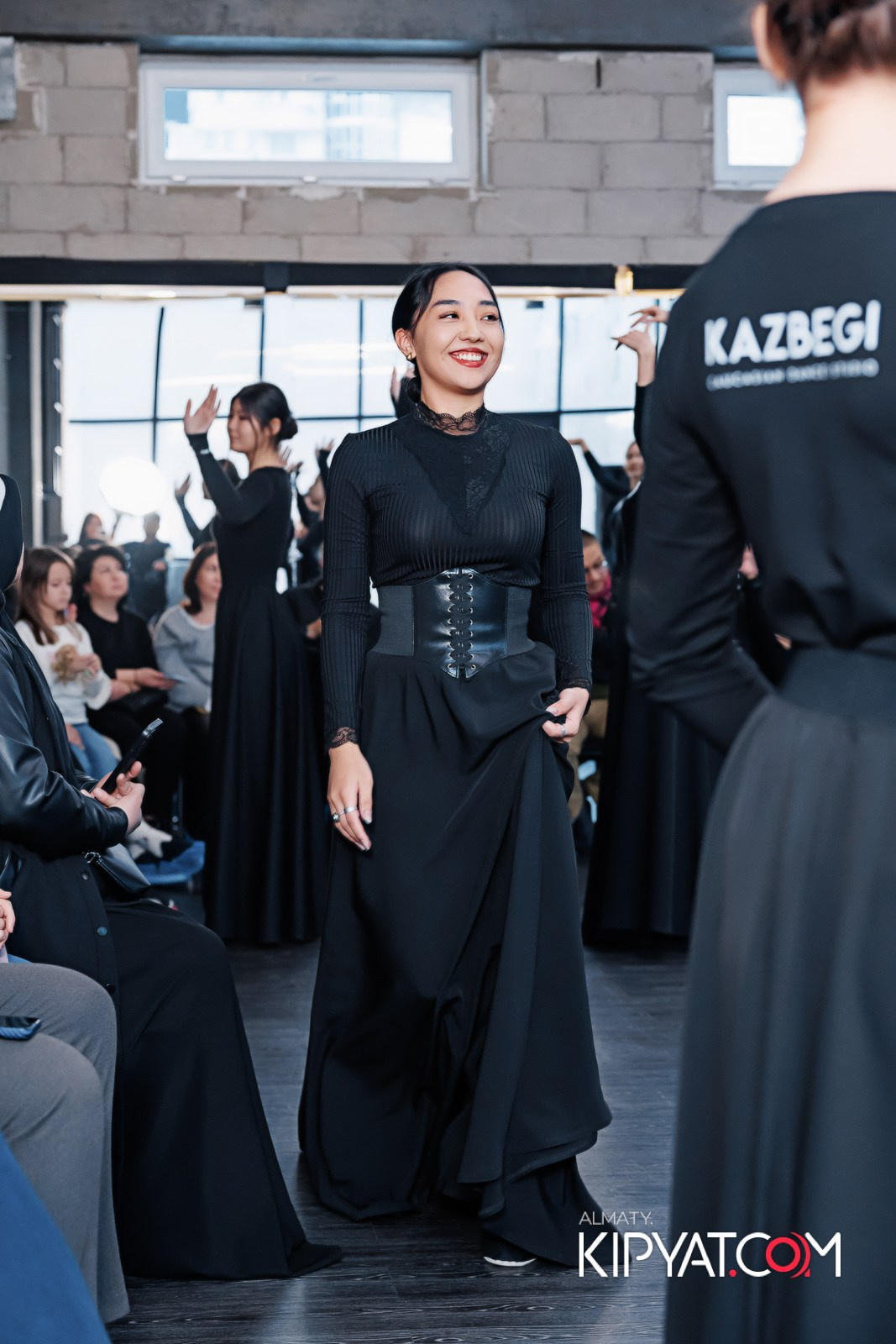 BLOCKBUSTER ТАНЦЕВАЛЬНАЯ АКАДЕМИЯ. КИПЯТКОМ АЛМАТЫ!