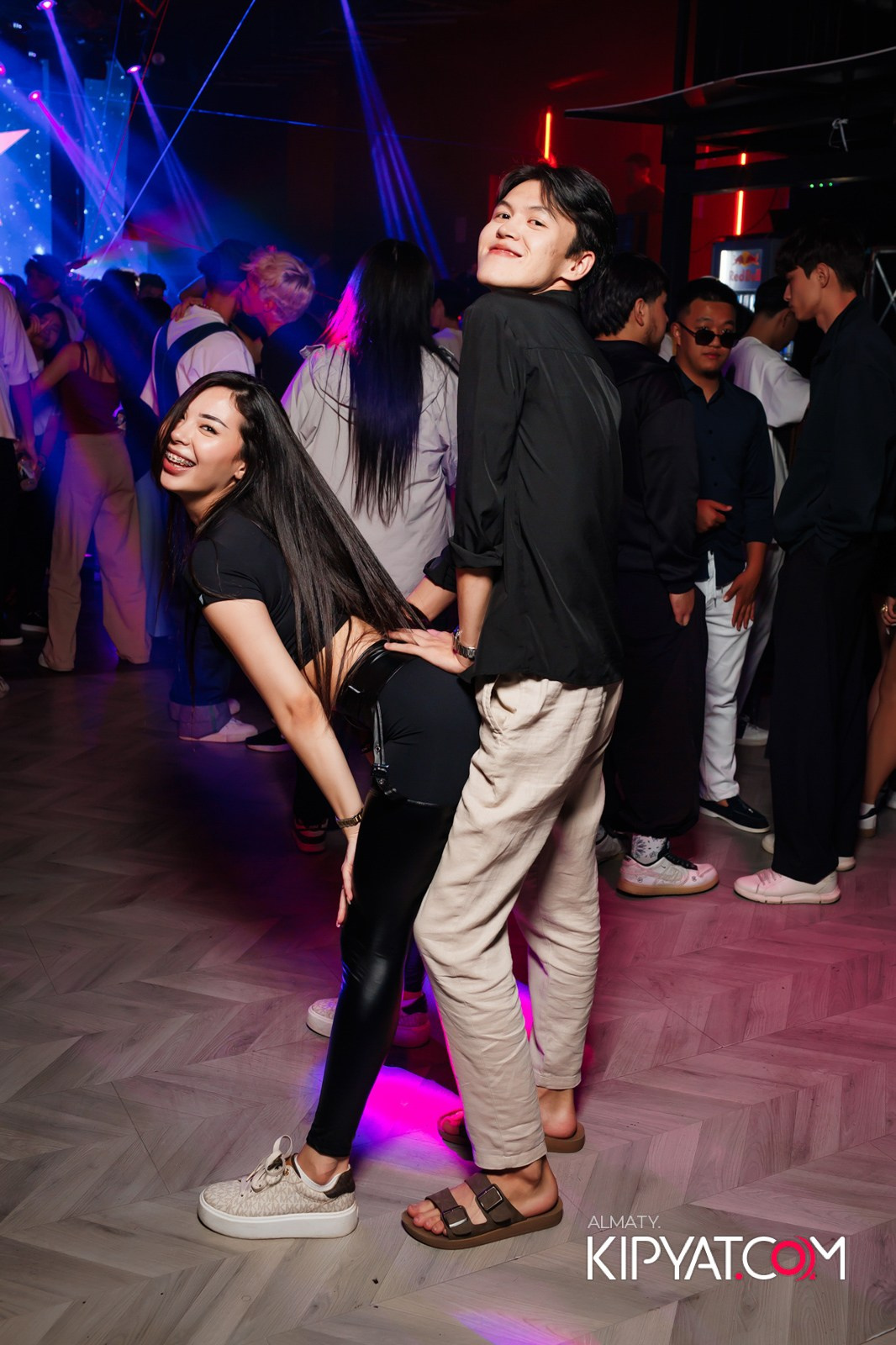 НОЧНОЙ КЛУБ ICON. КИПЯТКОМ АЛМАТЫ!