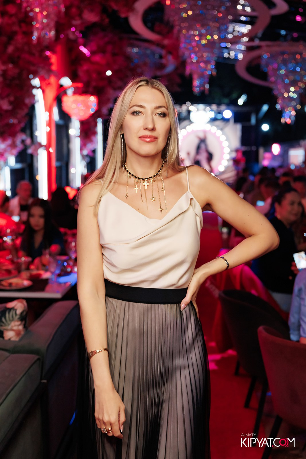 НОДАР РЕВИЯ В «ЗАЯ, НА БИС». КИПЯТКОМ АЛМАТЫ!