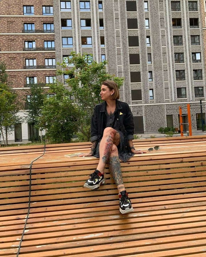 Локация для фотосессии в БЦ — лобби с современным дизайном