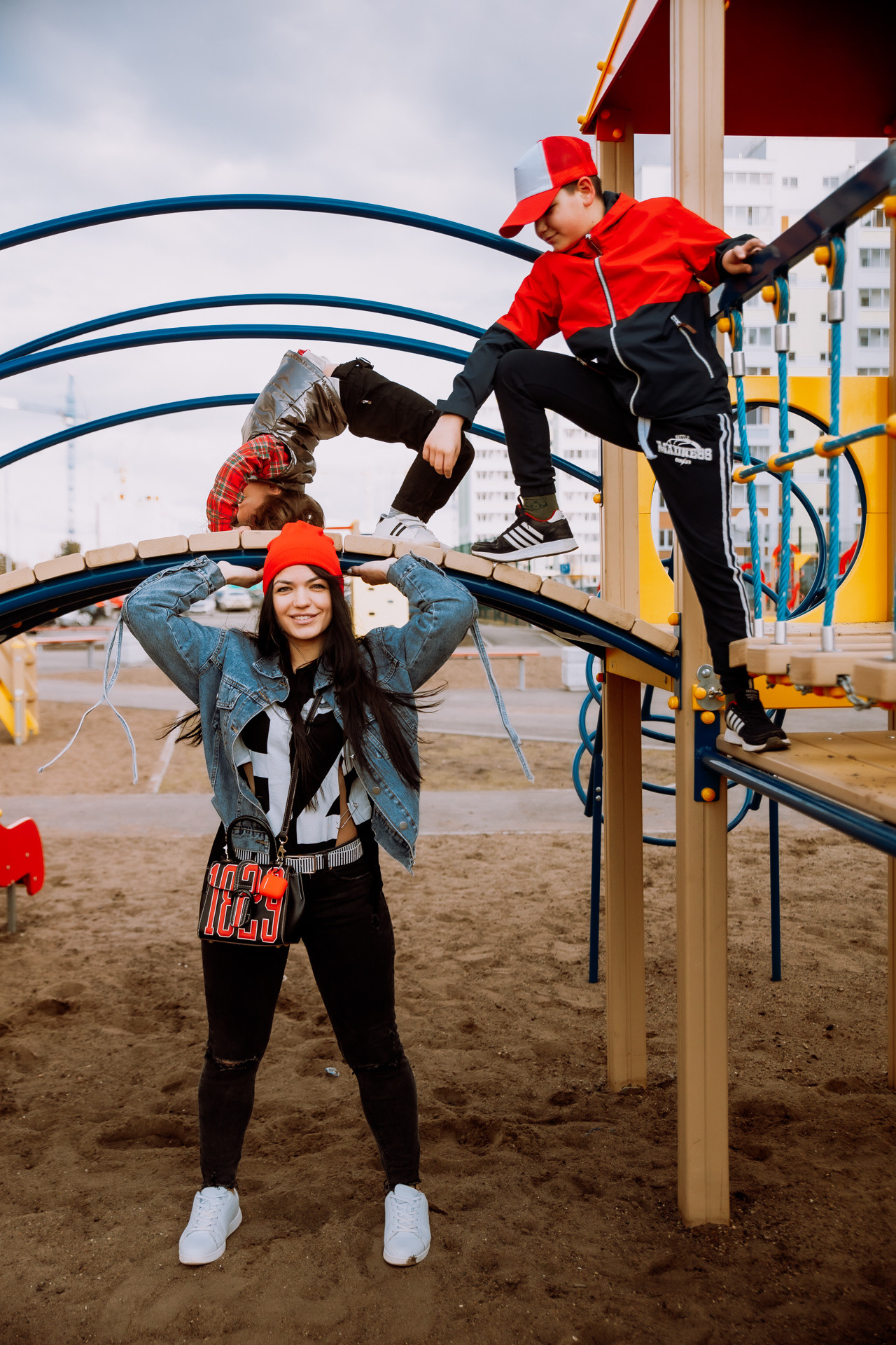 Прогулка|Алёна и её дети. Фотограф Егор Сухов