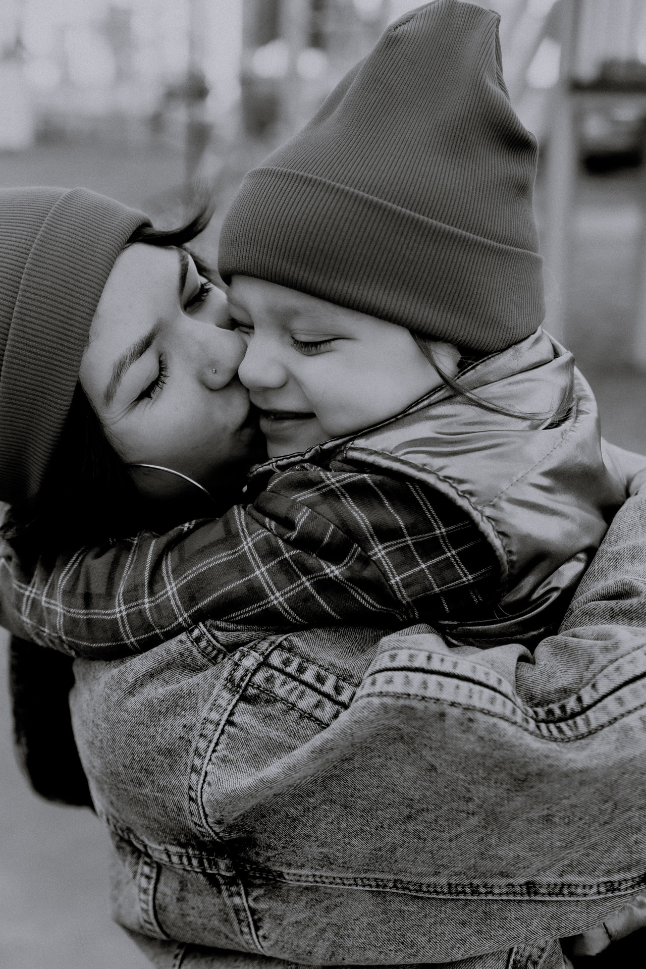 Прогулка|Алёна и её дети. Фотограф Егор Сухов