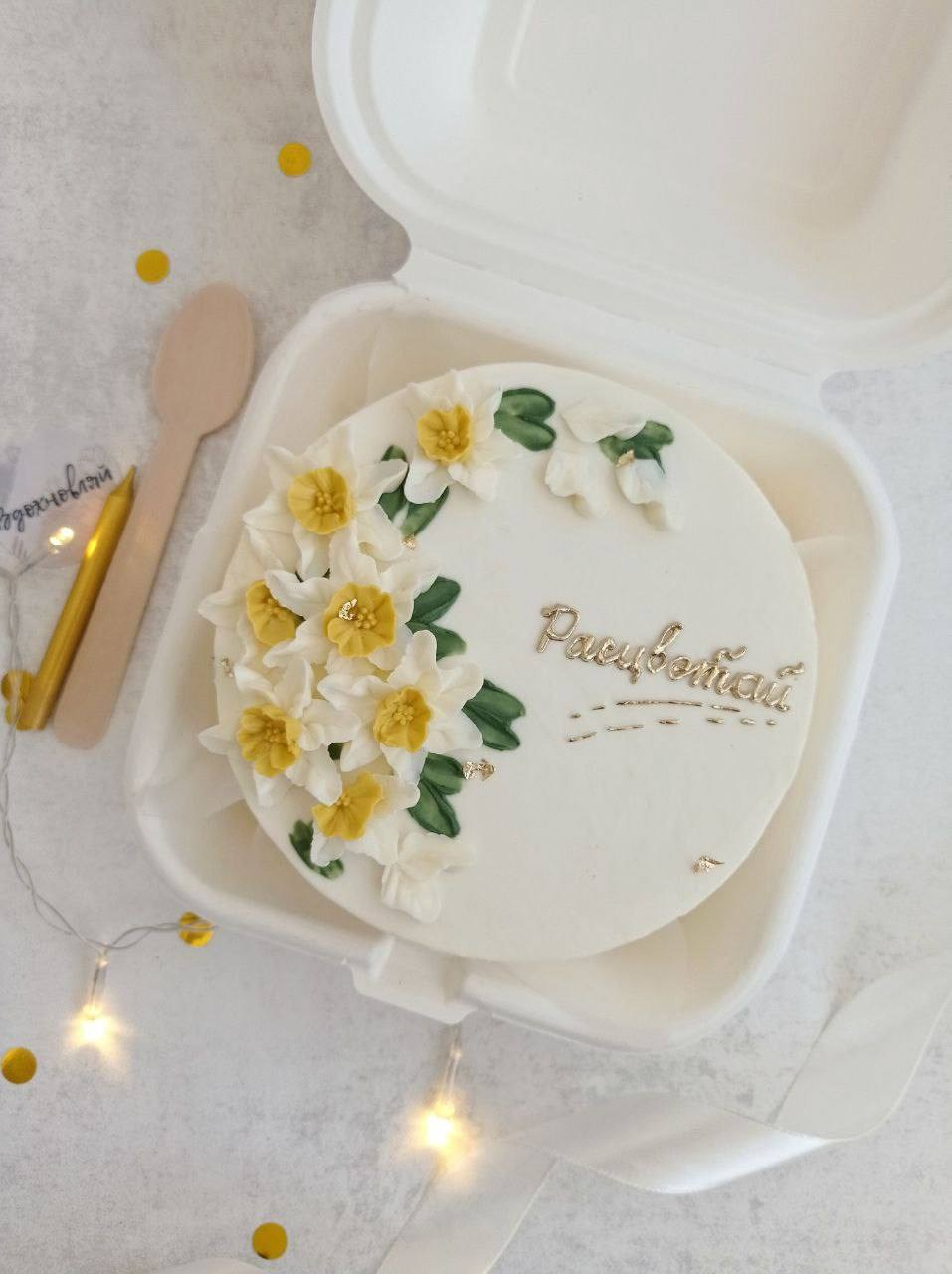 Работы учениц. Аникина Юлия / Кремовая флористика в корейской технике