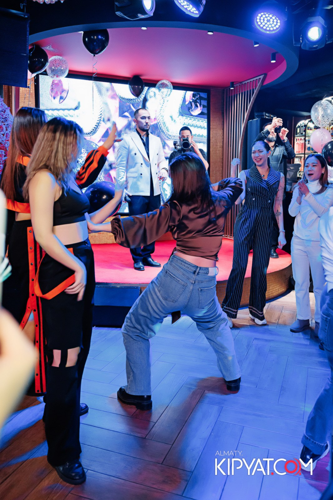 ЗАЯ, НА БИС. КИПЯТКОМ АЛМАТЫ!