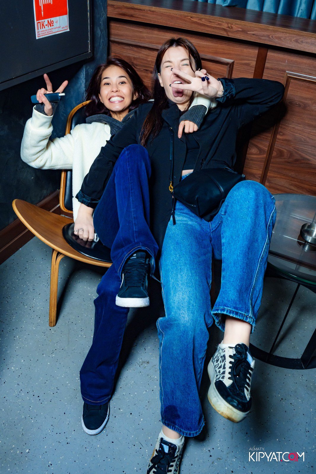 LAUREATE KARAOKE HALL. КИПЯТКОМ АЛМАТЫ!