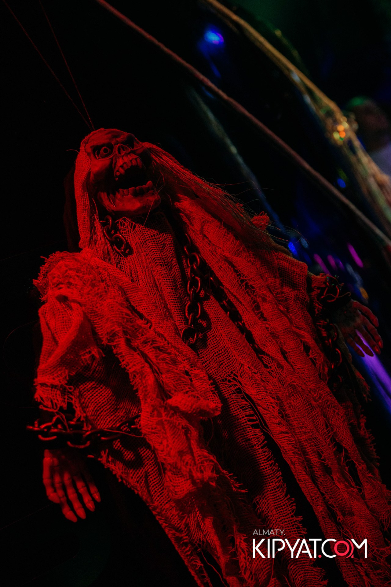 UYAT EMES BAR. КИПЯТКОМ АЛМАТЫ!