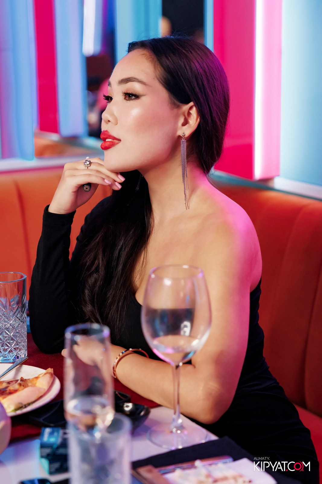 ЗАЯ, НА БИС. КИПЯТКОМ АЛМАТЫ!