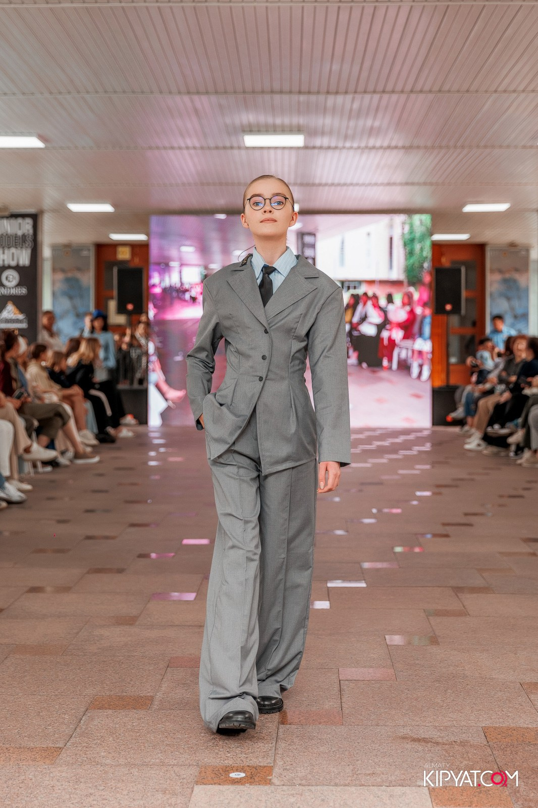 JUNIOR FASHION SHOW. КИПЯТКОМ АЛМАТЫ!