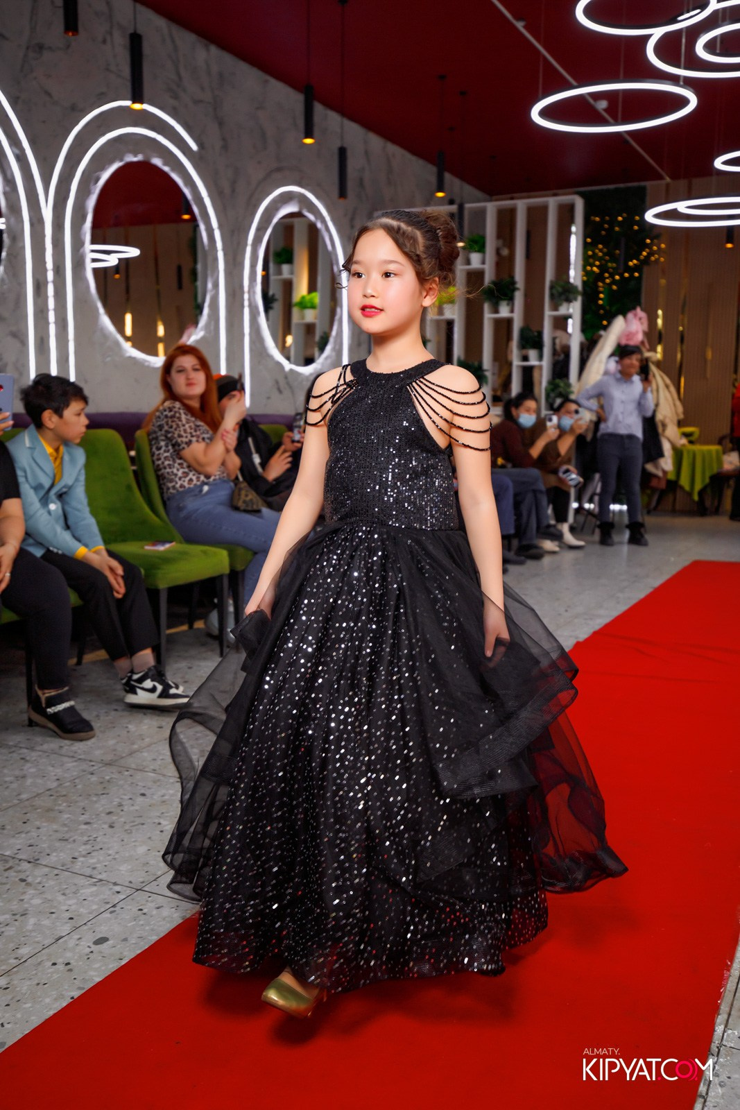 FASHION DAY 2025 КАФЕ ЖАКСЫЛЫК. КИПЯТКОМ АЛМАТЫ!