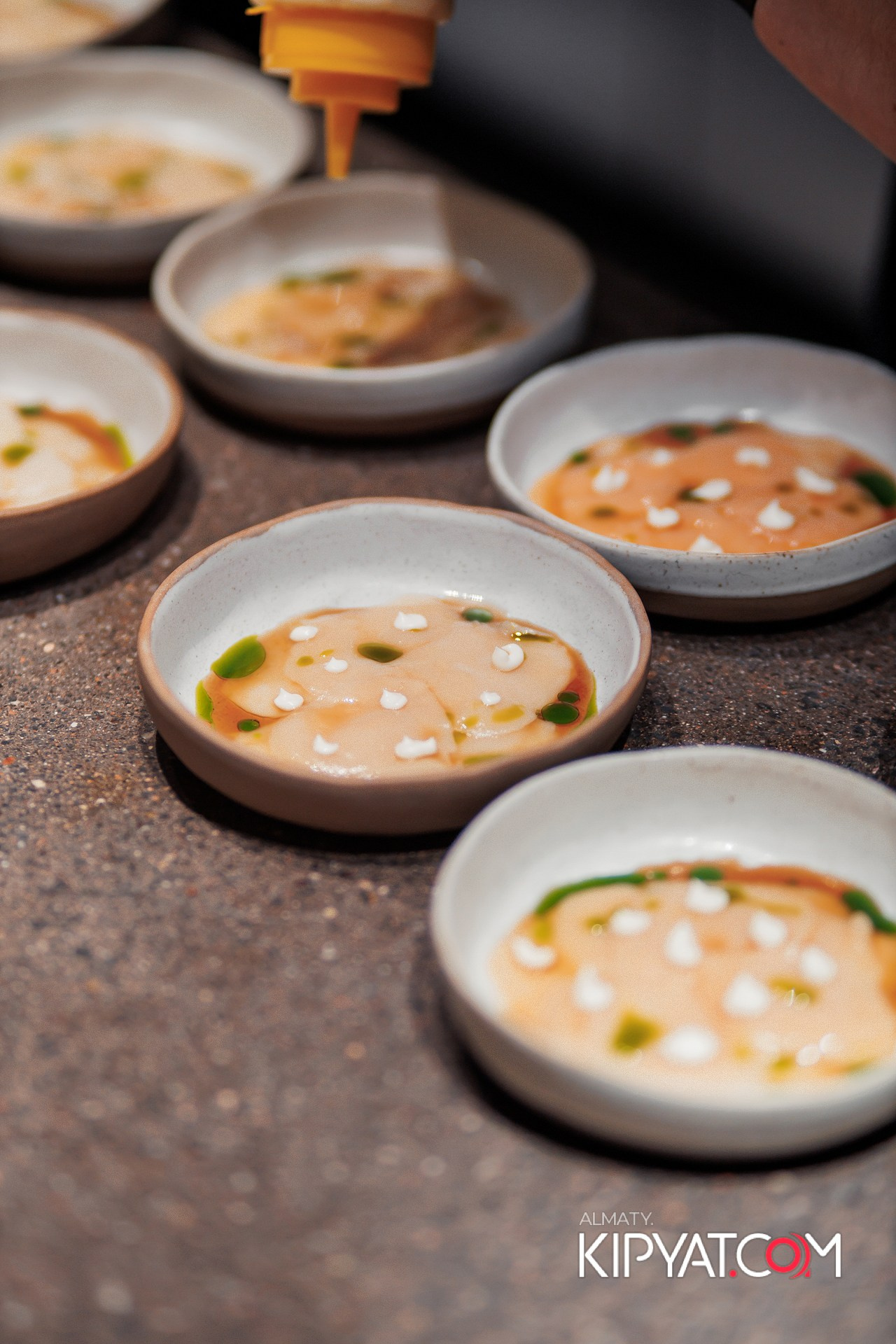 ЭКСКЛЮЗИВНЫЙ ГАСТРОНОМИЧЕСКИЙ УЖИН В 4 РУКИ В СОПРОВОЖДЕНИИ ВИН АБРАУ-ДЮРСО. КИПЯТКОМ АЛМАТЫ!