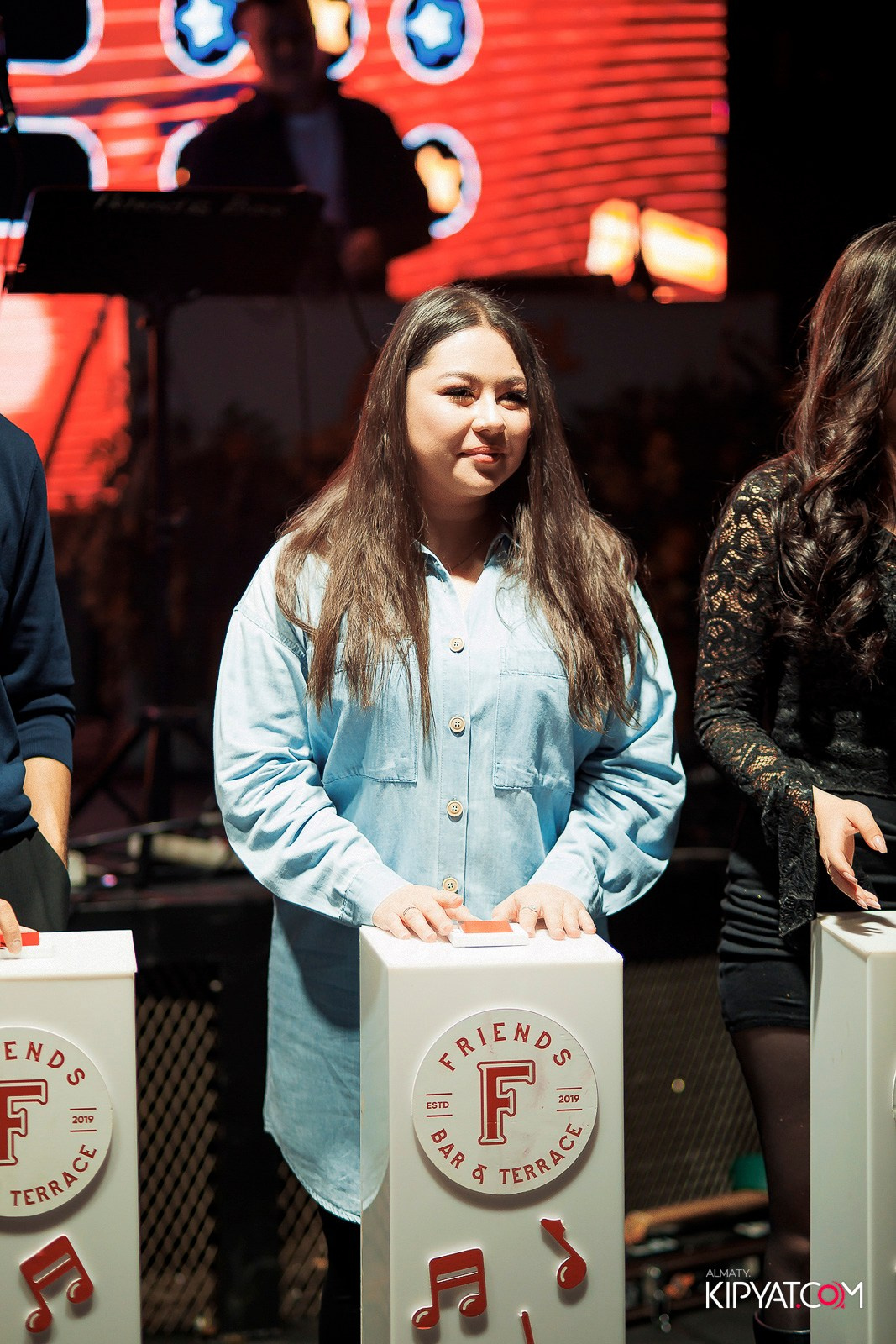 FRIENDS BAR & TERRACE. КИПЯТКОМ АЛМАТЫ!
