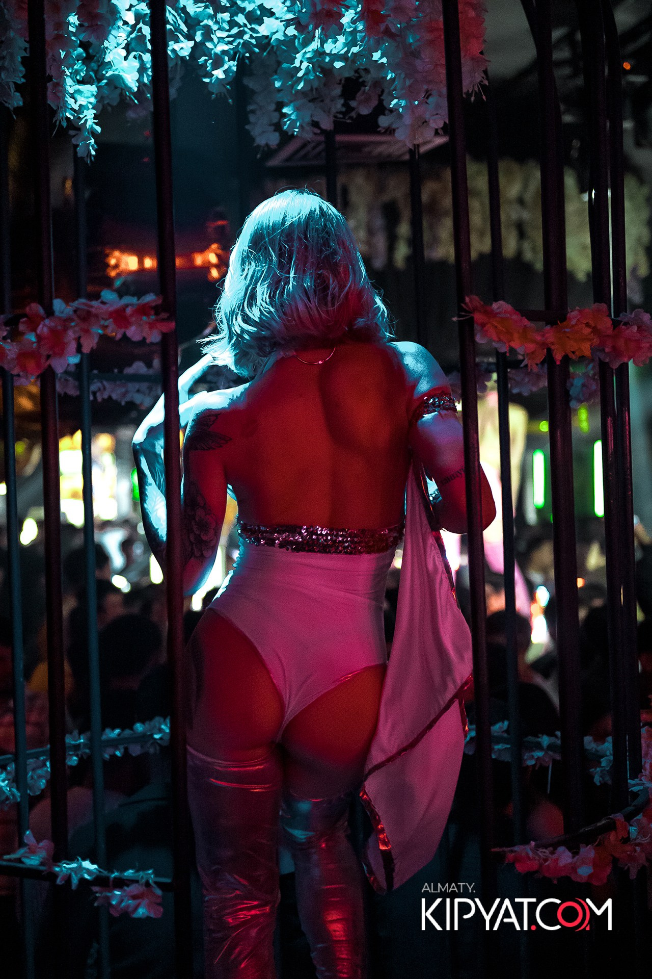 UYAT EMES BAR. КИПЯТКОМ АЛМАТЫ!