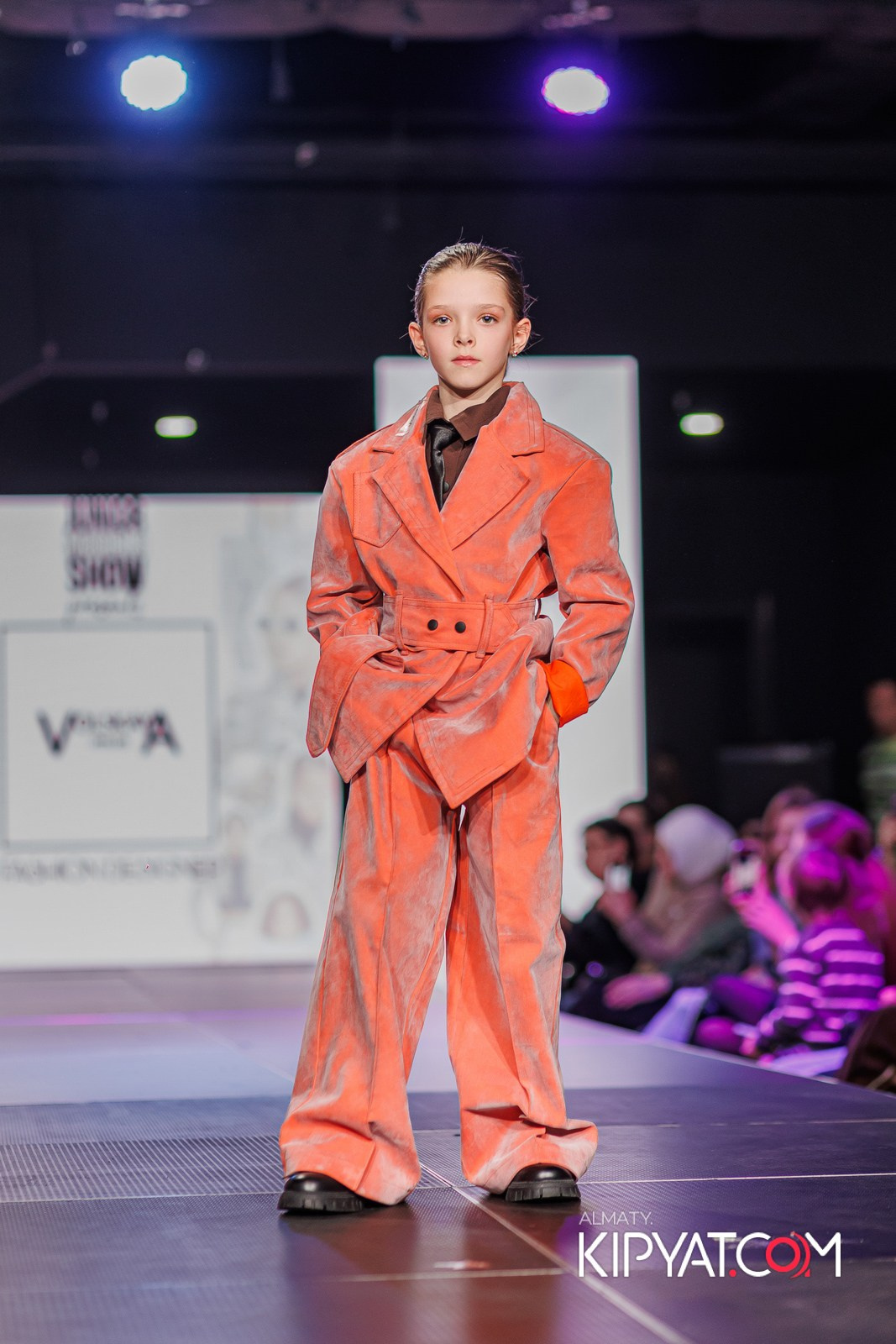 JUNIOR MODELS SHOW В РАМКАХ БЛАГОТВОРИТЕЛЬНОГО ПРОЕКТА МОДА ЗА СЧАСТЬЕ ДЕТЕЙ. КИПЯТКОМ АЛМАТЫ!