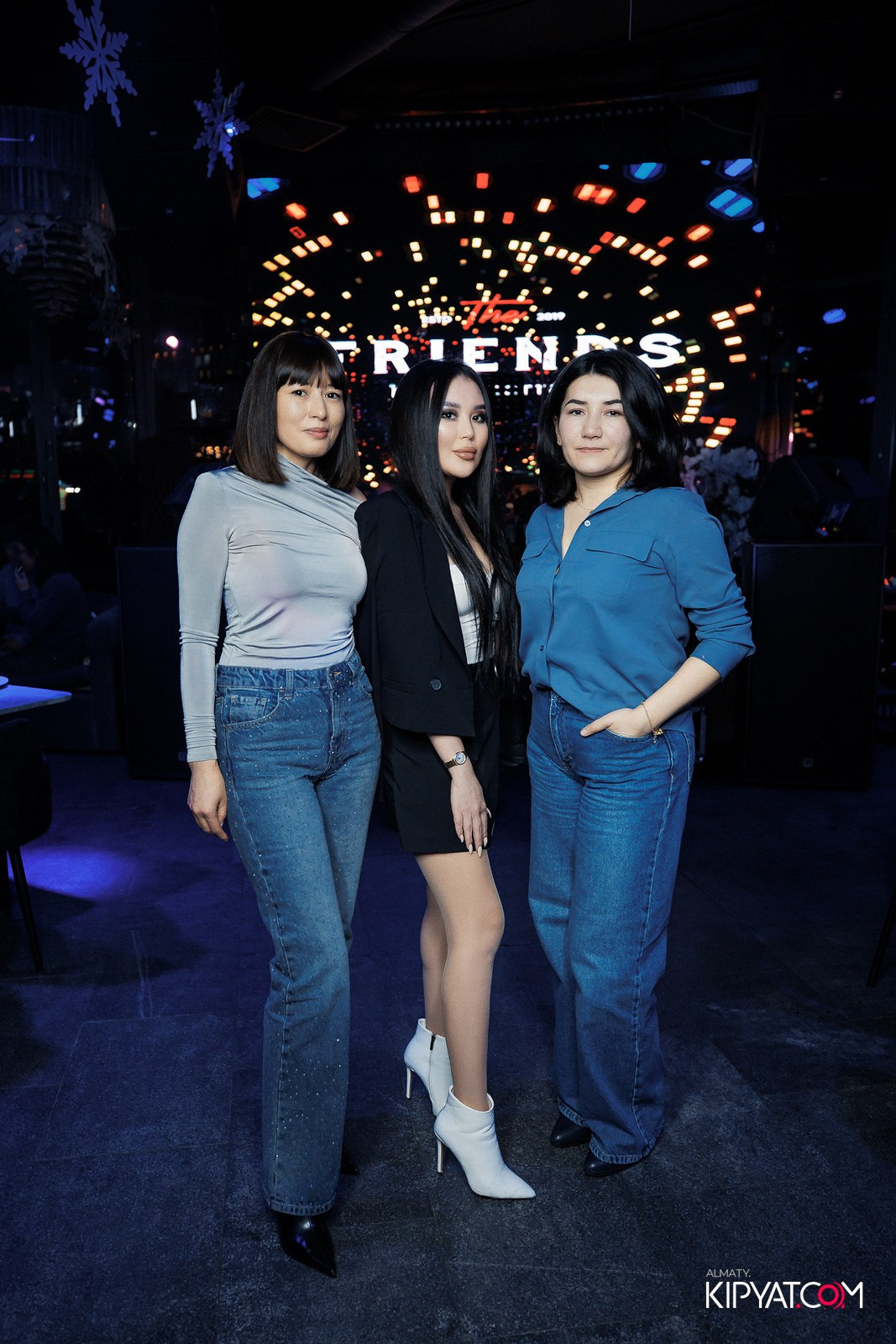 FRIENDS BAR & TERRACE. КИПЯТКОМ АЛМАТЫ!