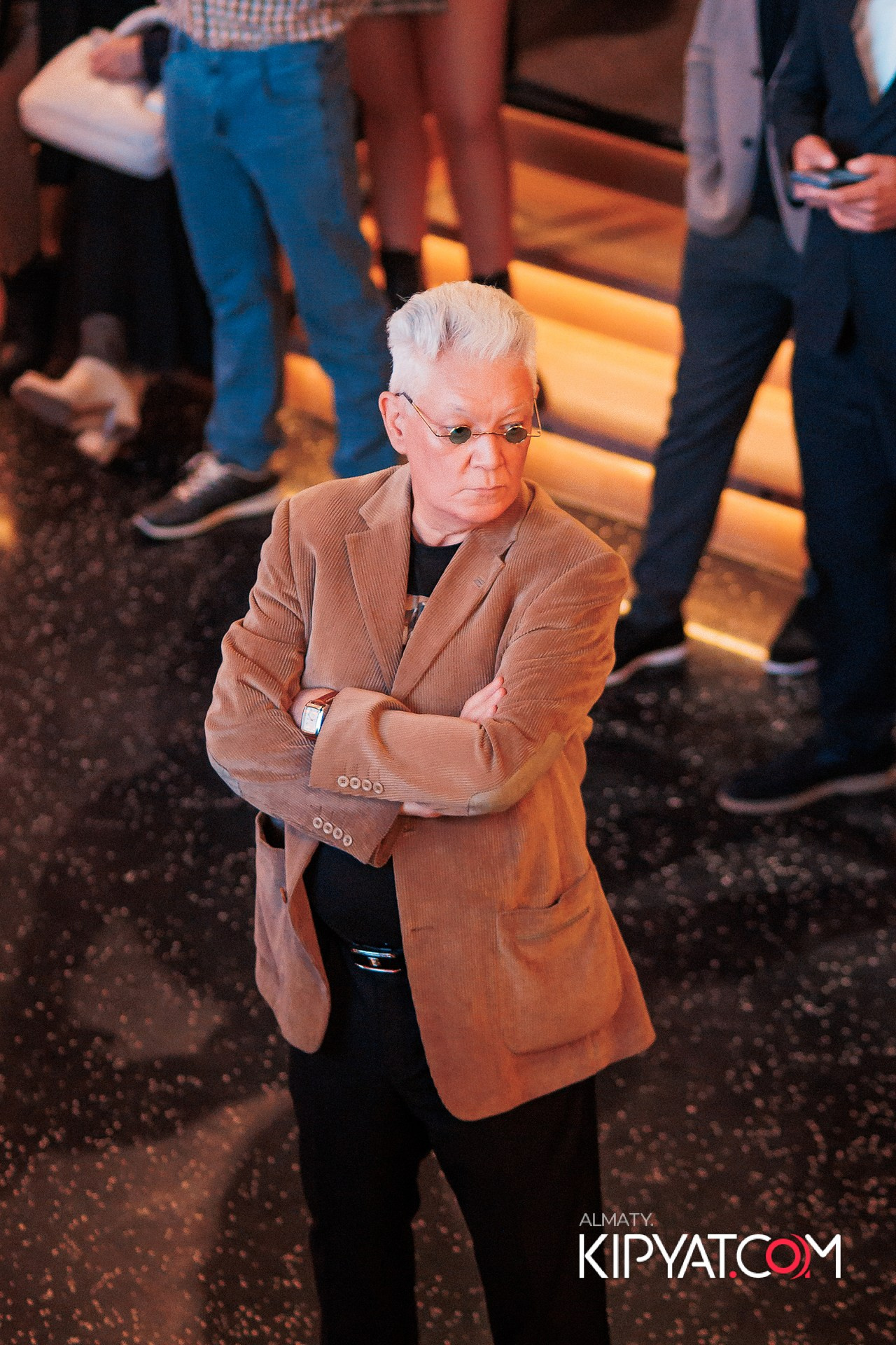 ПРЕЗЕНТАЦИЯ КНИГИ ВИКТОРА ЕЛИСЕЕВА. КИПЯТКОМ АЛМАТЫ!