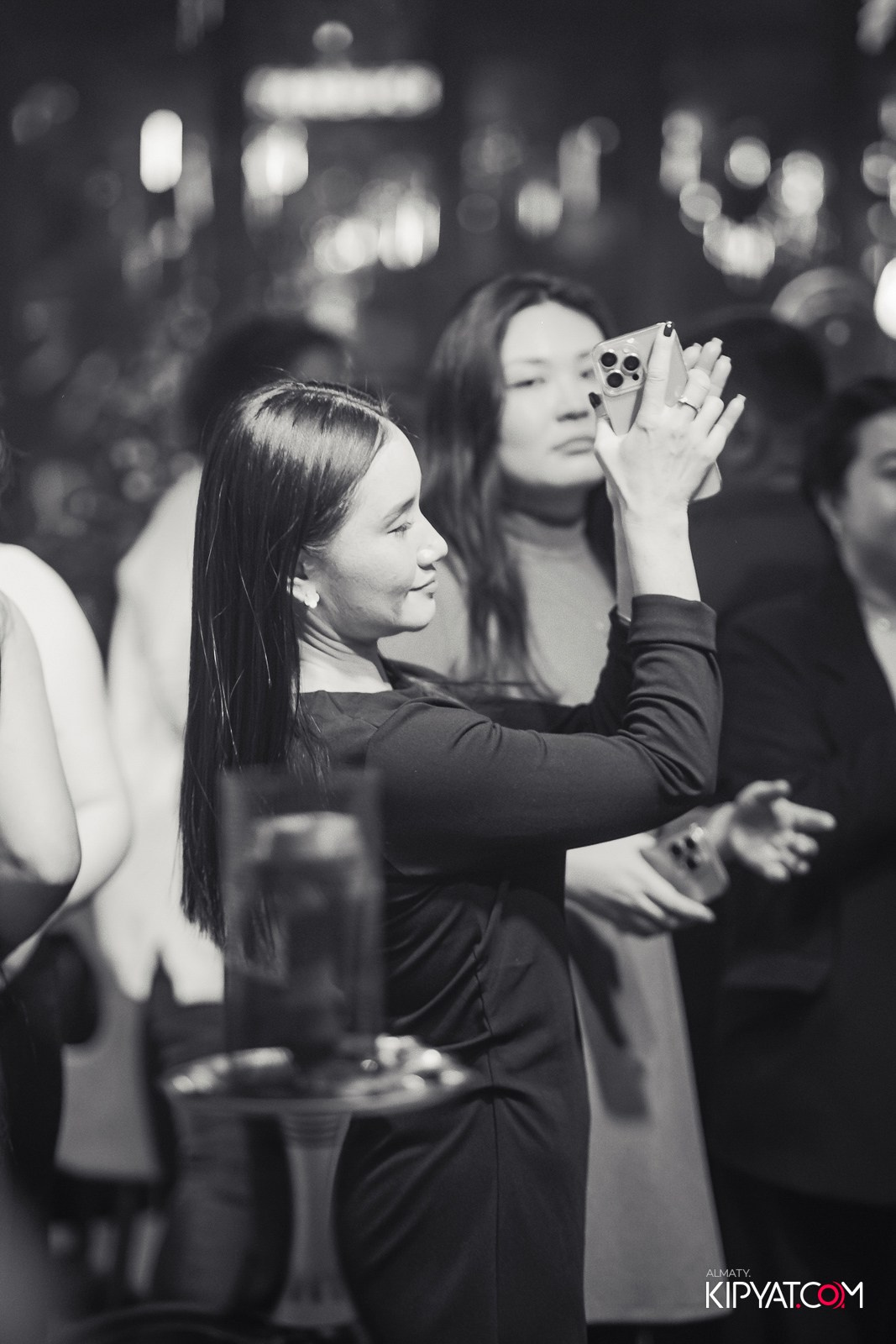 FRIENDS BAR & TERRACE. КИПЯТКОМ АЛМАТЫ!