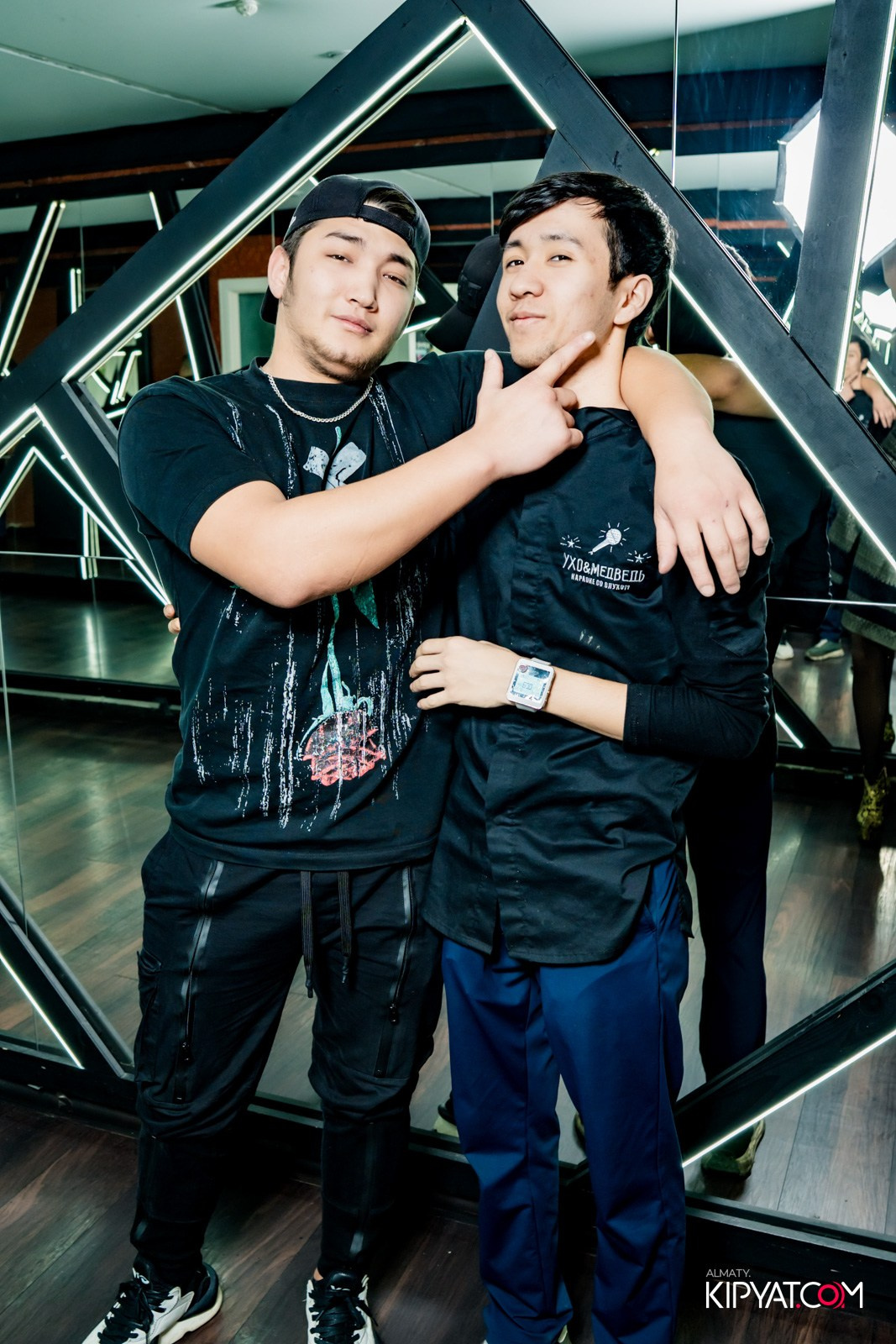 УХО И МЕДВЕДЬ НА САИНА. КИПЯТКОМ АЛМАТЫ!