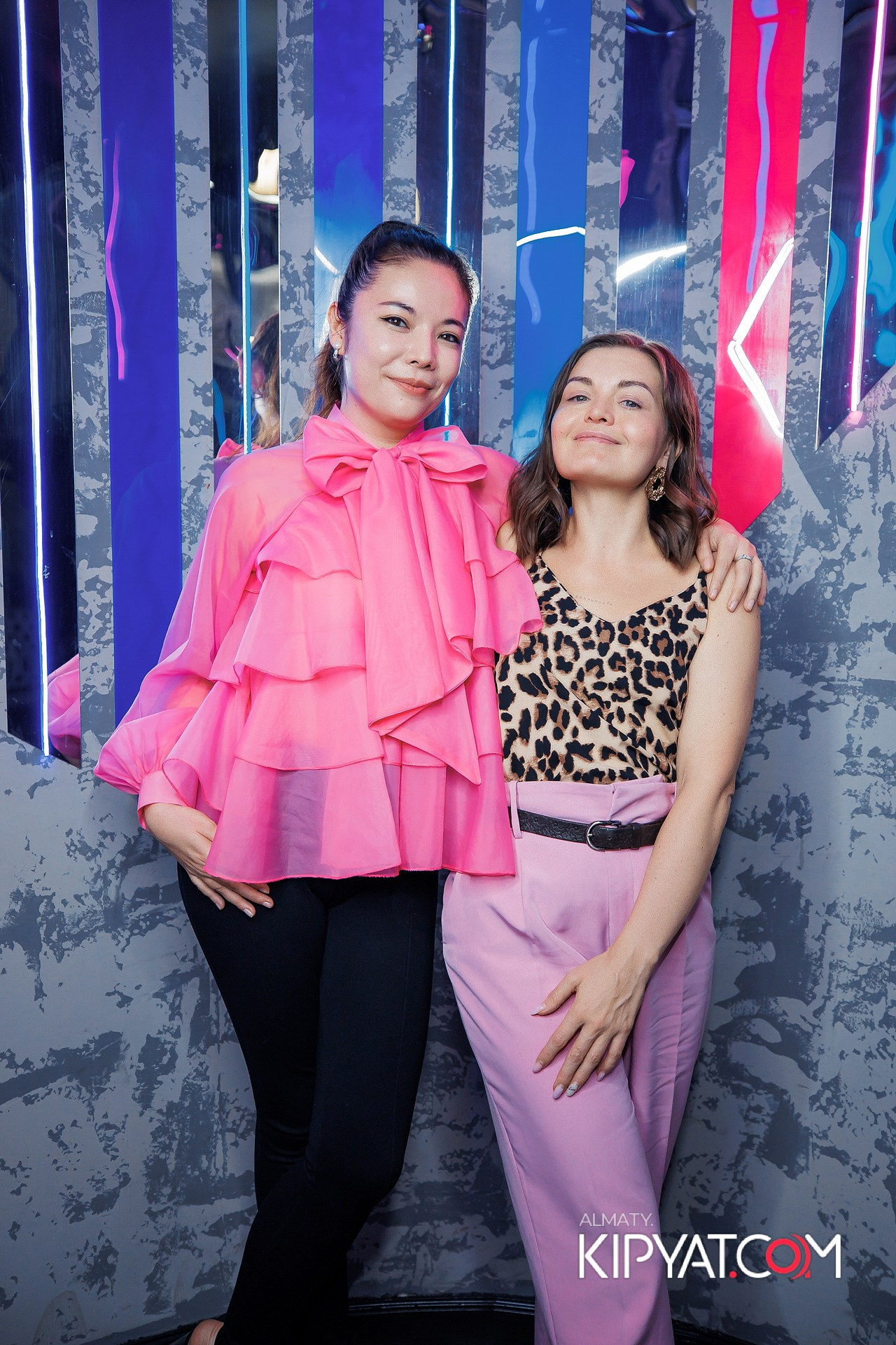 Ухо и Медведь на Гагарина. КИПЯТКОМ АЛМАТЫ!