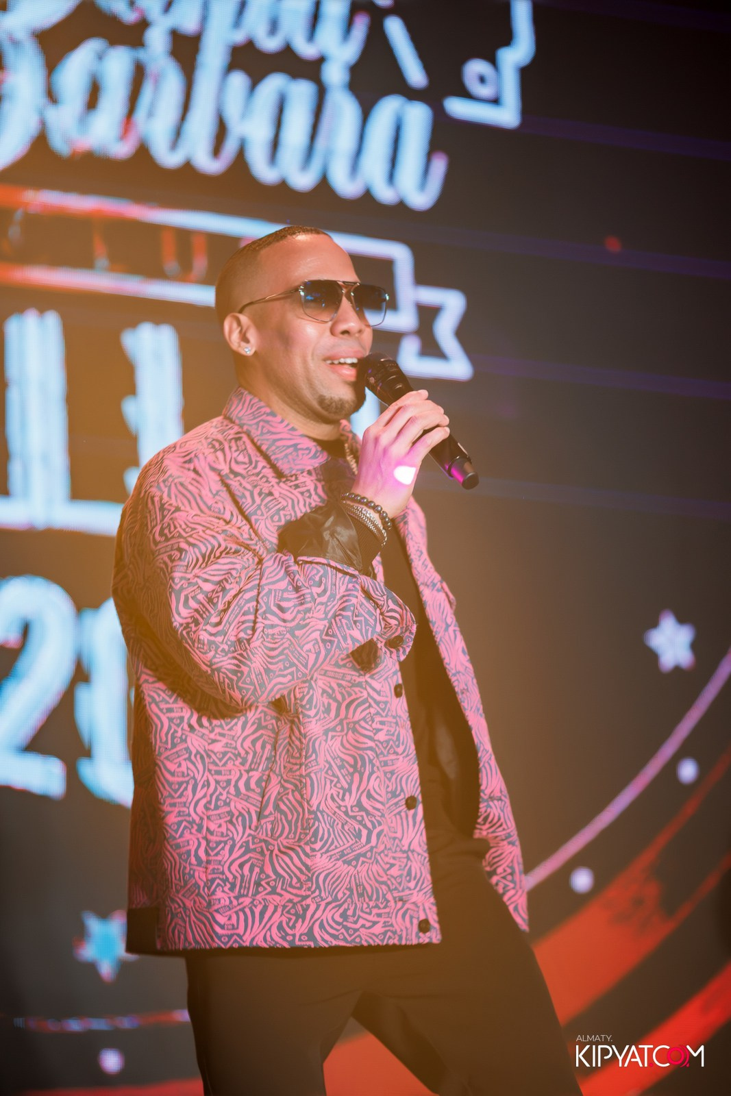 FITNESS ЁЛКА в ночном клубе SANTA BARBARA. КИПЯТКОМ АЛМАТЫ!