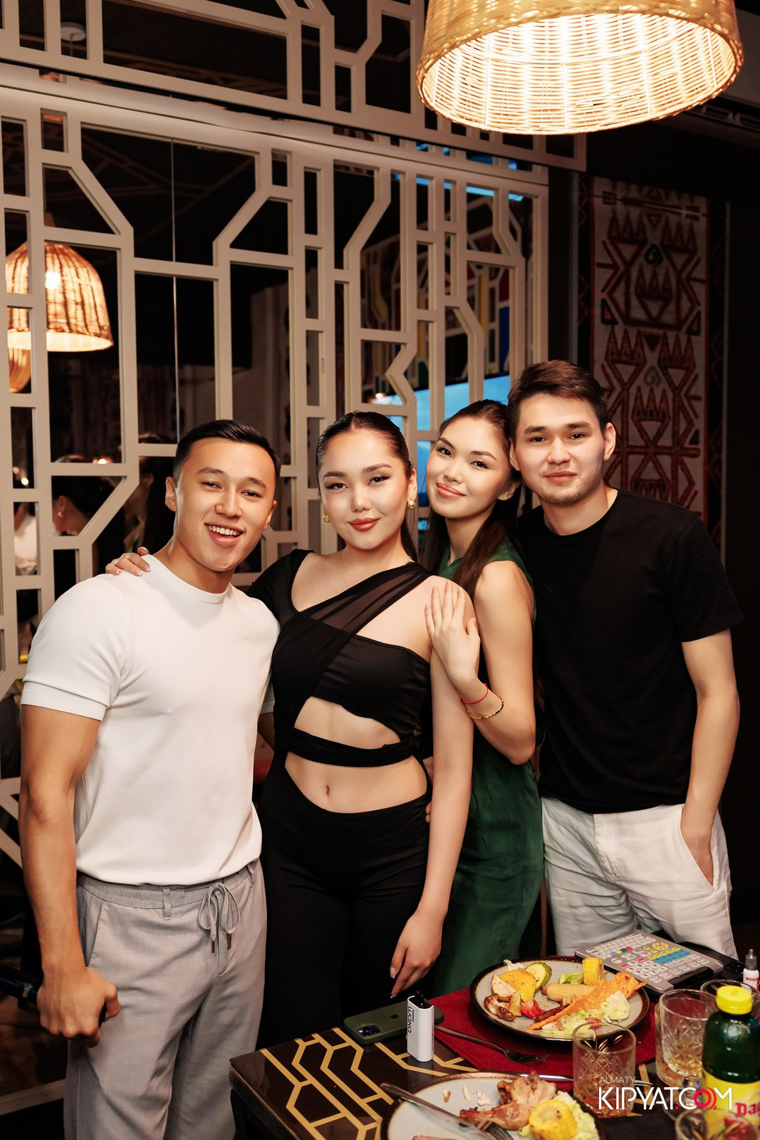 ЗАЯ, НА БИС. КИПЯТКОМ АЛМАТЫ!