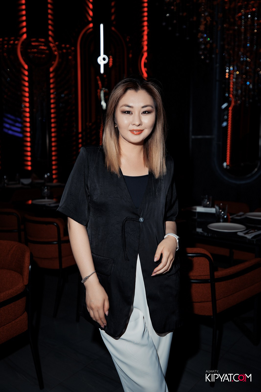 FRIENDS BAR & TERRACE. КИПЯТКОМ АЛМАТЫ!