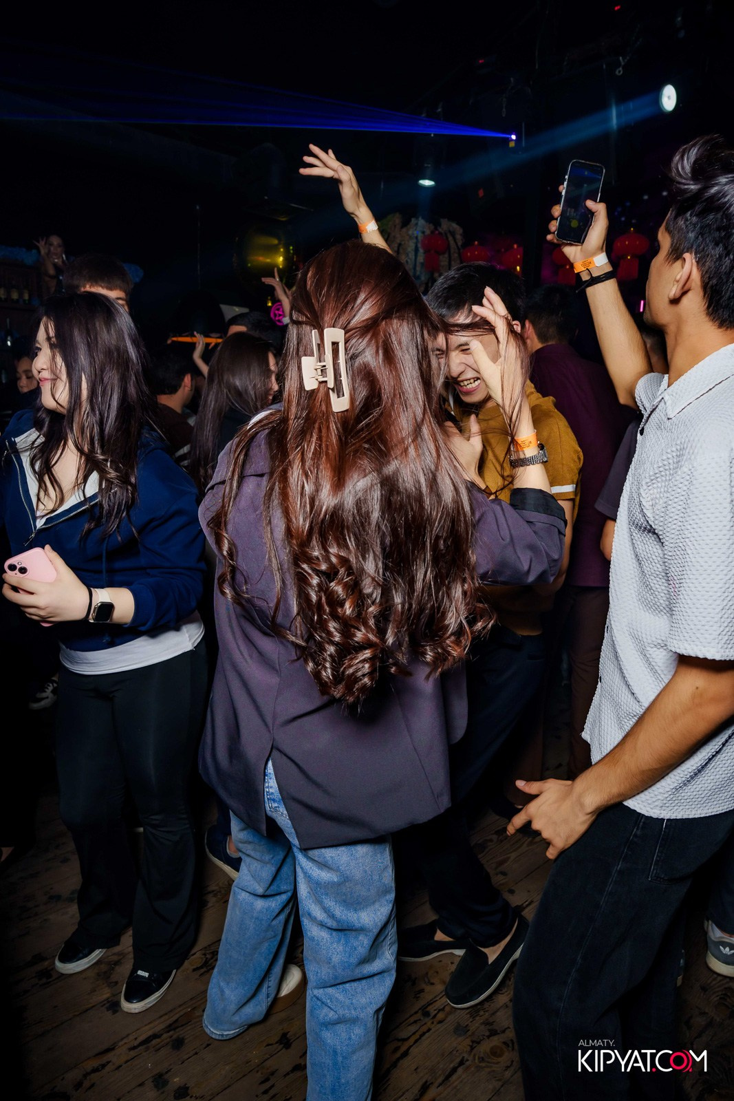 UYAT EMES BAR. КИПЯТКОМ АЛМАТЫ!