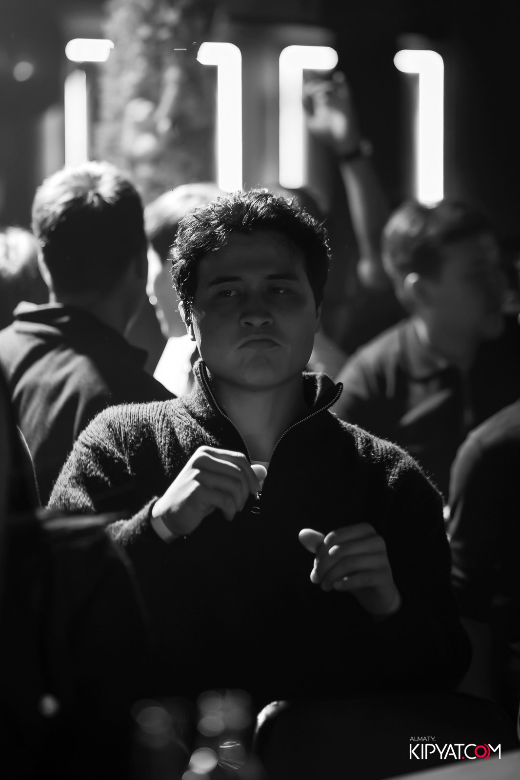 UYAT EMES BAR. КИПЯТКОМ АЛМАТЫ!