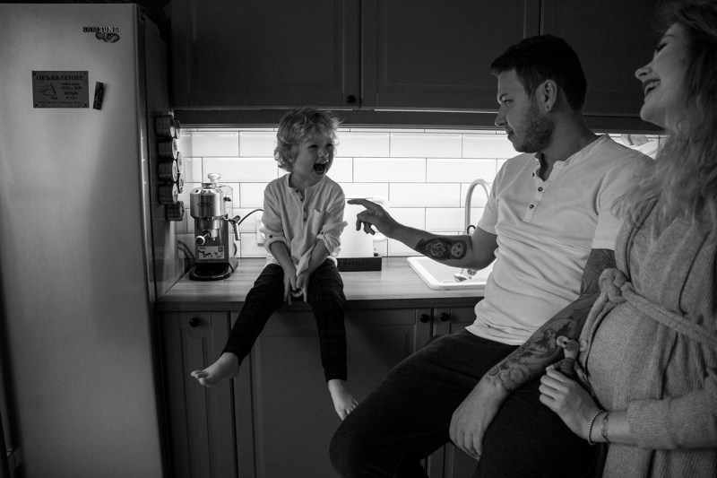 Семейная фотосессия в Краснодарской квартире. Свадебный, репортажный фотограф Дмитрий Макарченко