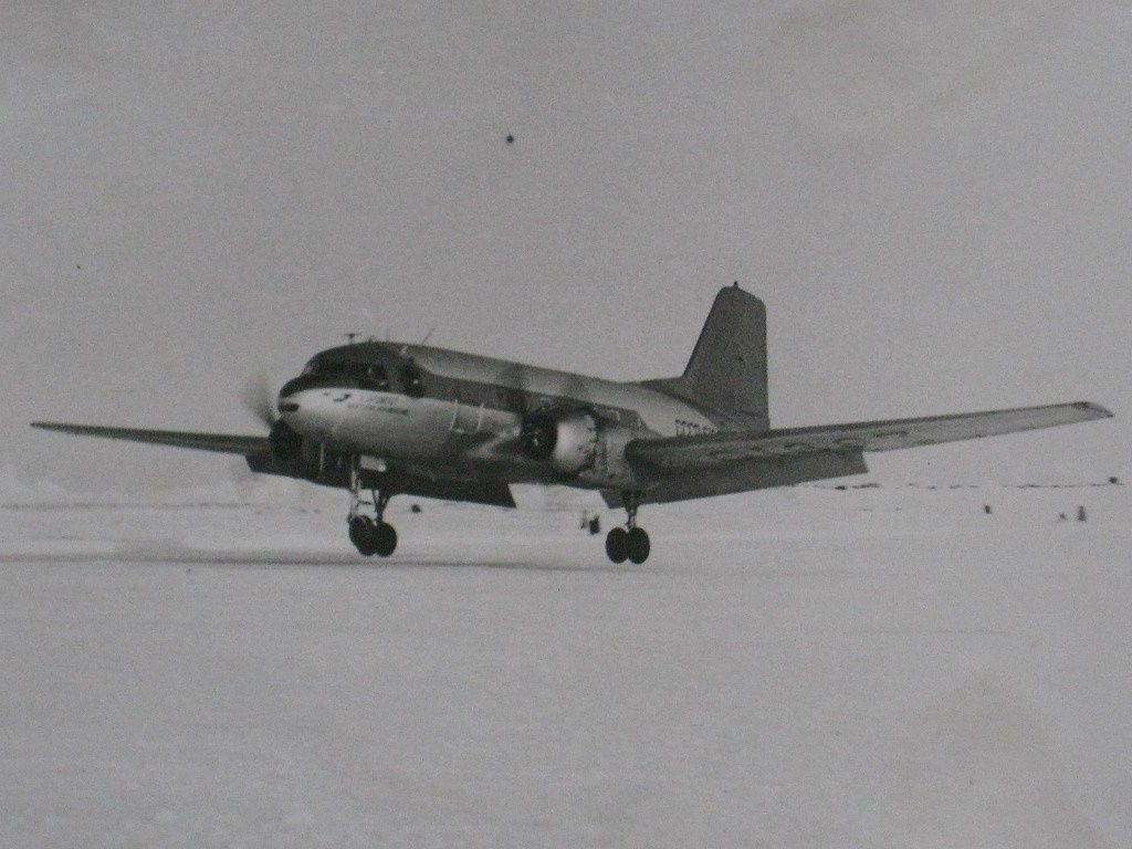 Исторические фотографии. Фотоальбом показывающий увлекательный мир авиации и мир медведей Андрея Иванова