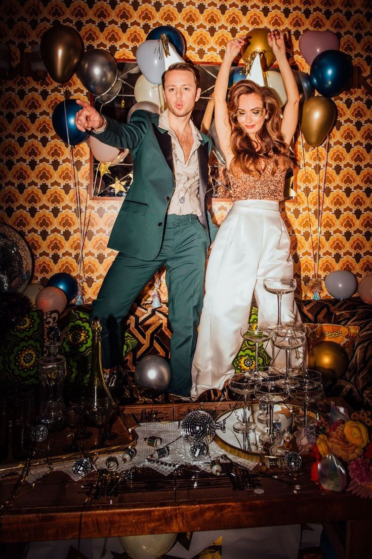 Тренды новогодних съемок 2025. Фотограф в Екатеринбурге Артём Зайнетдинов