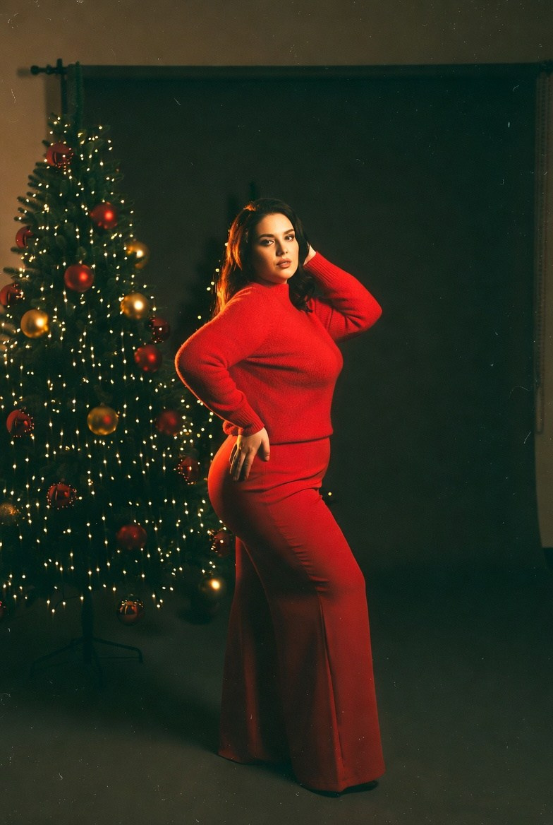 Плюс сайз в красном