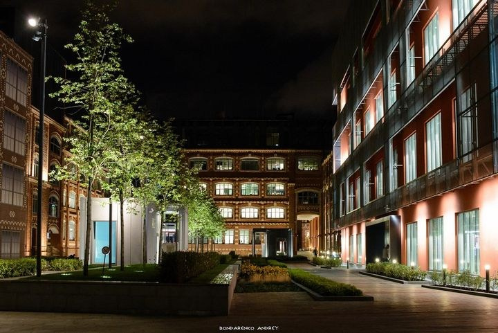 Бизнес-центр для фотосъемки — мрамор и стекло в интерьере