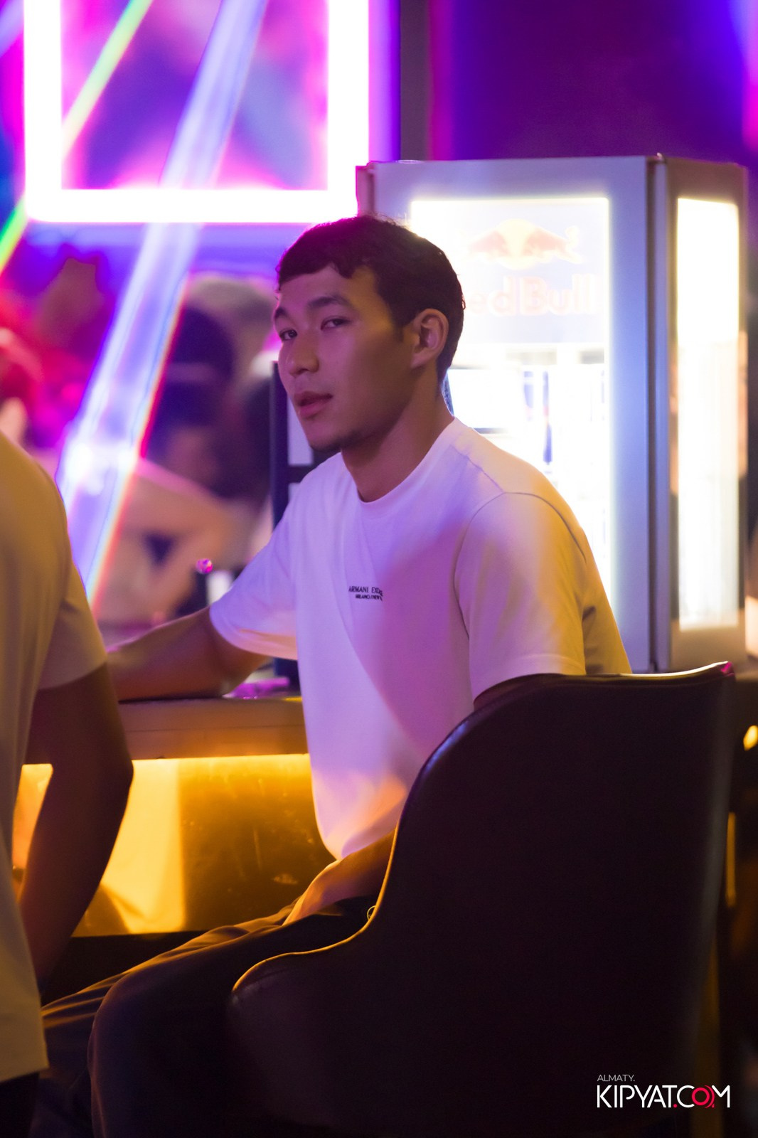 UYAT EMES BAR. КИПЯТКОМ АЛМАТЫ!