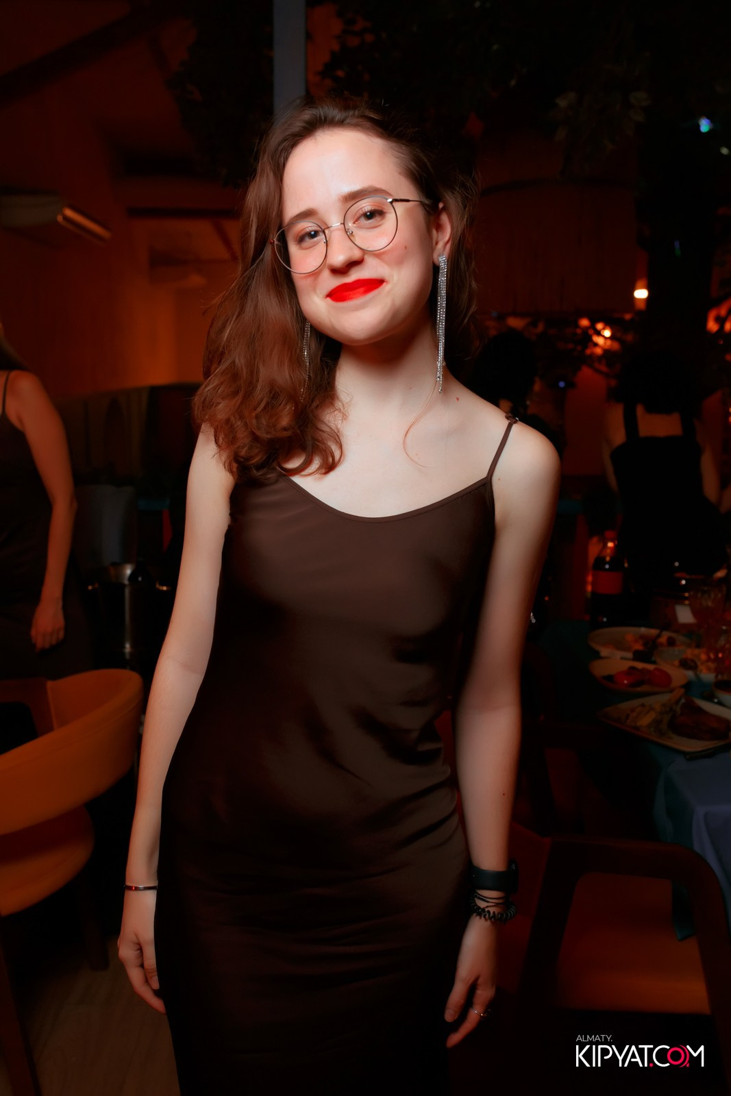 ГРУЗИНСКИЙ ДВОР НА КАБАНБАЙ БАТЫРА. КИПЯТКОМ АЛМАТЫ!